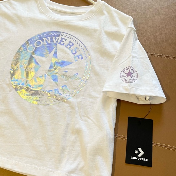 NWT Converse Cropped T-Shirt. Big girl size M, can fit a women size XS - S. - Picture 5 of 6